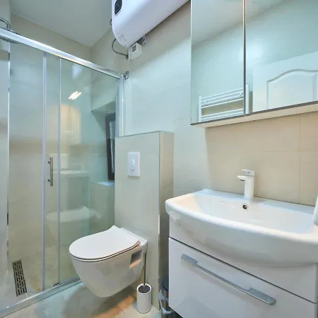 Cardo Apartment *