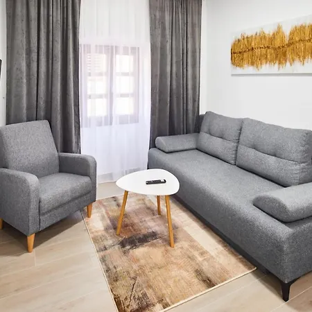 Cardo Apartment *