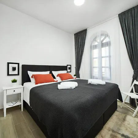 Cardo Apartment