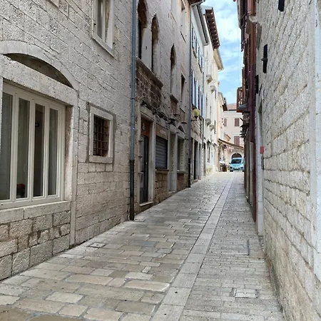 Cardo Apartment *