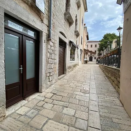 Cardo Apartment